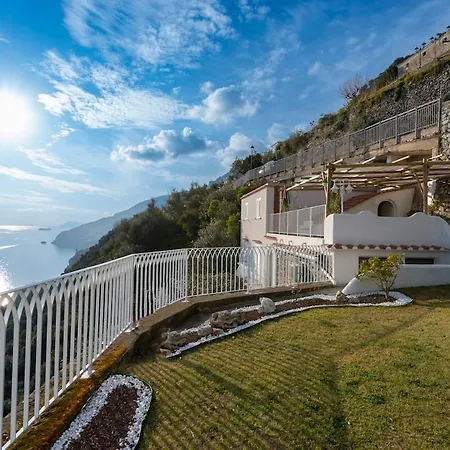 Villa Domus Augusto *